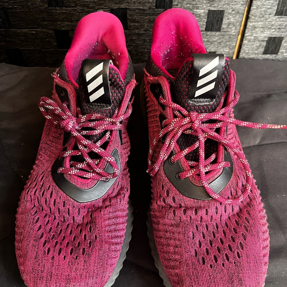 Adidas alphasource burgundy sneakers